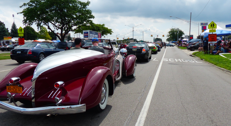 Illustration for article titled The Weirdest And Sexiest Cars That Showed Up To The Woodward Dream Cruise